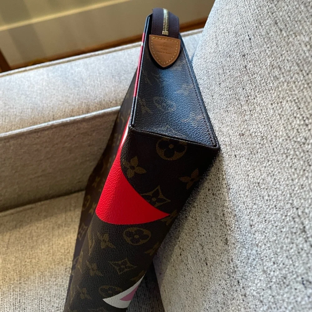 ❌❌SOLD❌❌LOUIS VUITTON❤️GAME ON TOILETRY POUCH 26❤️ - Picture 6 of 12